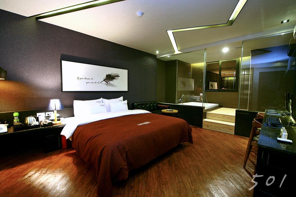 2 Heaven Hotel Seomyeon Μπουσάν Εξωτερικό φωτογραφία
