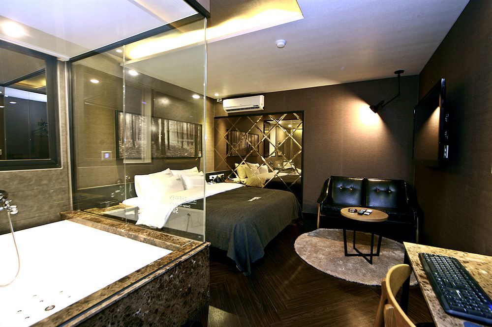 2 Heaven Hotel Seomyeon Μπουσάν Εξωτερικό φωτογραφία