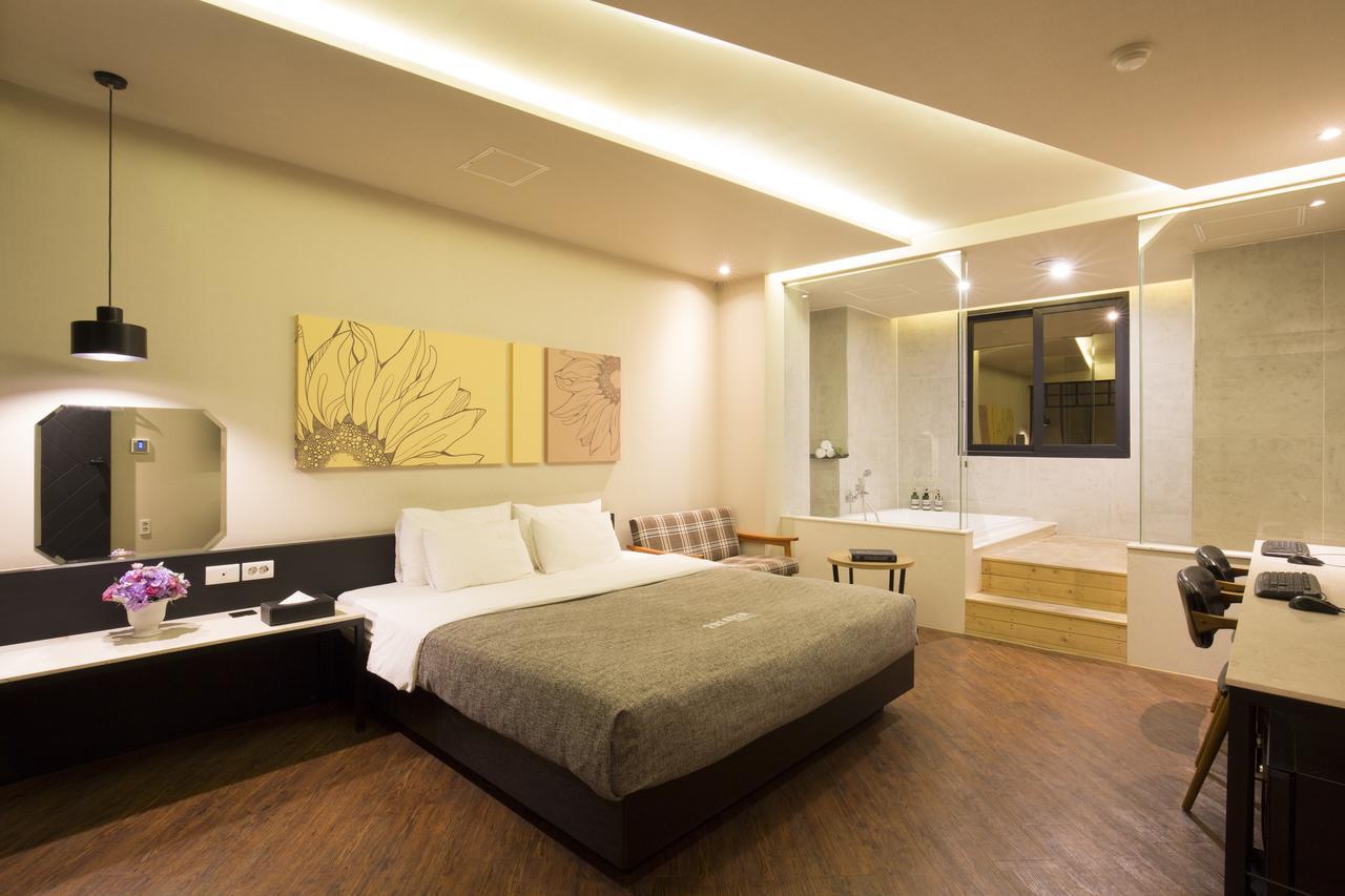 2 Heaven Hotel Seomyeon Μπουσάν Εξωτερικό φωτογραφία