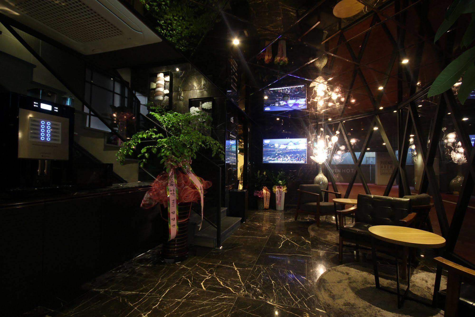 2 Heaven Hotel Seomyeon Μπουσάν Εξωτερικό φωτογραφία