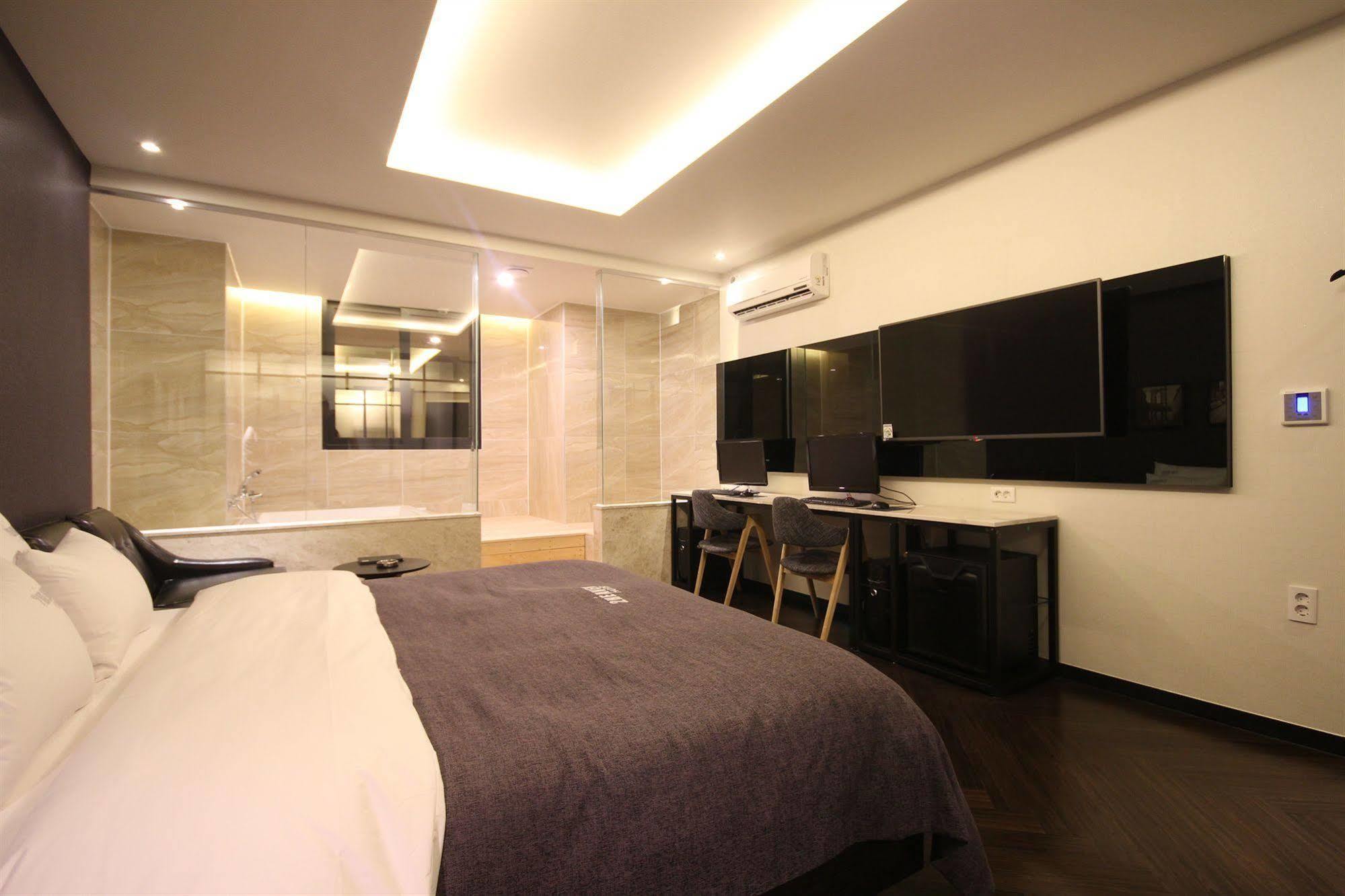 2 Heaven Hotel Seomyeon Μπουσάν Εξωτερικό φωτογραφία