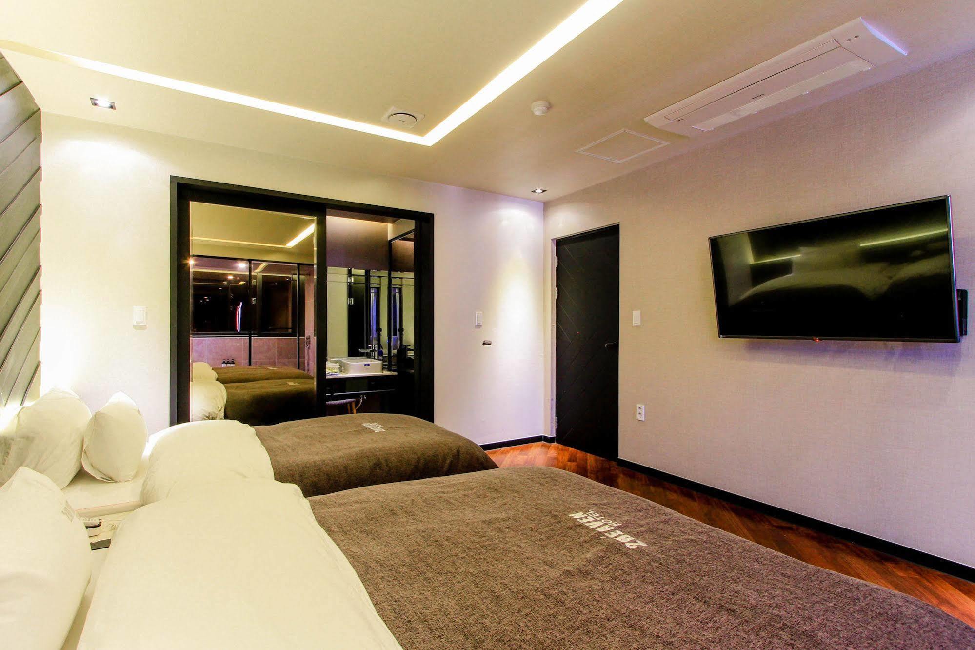 2 Heaven Hotel Seomyeon Μπουσάν Εξωτερικό φωτογραφία